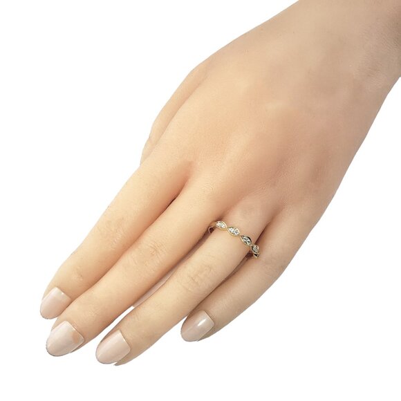 Vintage 18 Karat Yellow Gold and Diamond Band Ring size 6.75 #15350 - Picture 7 of 8